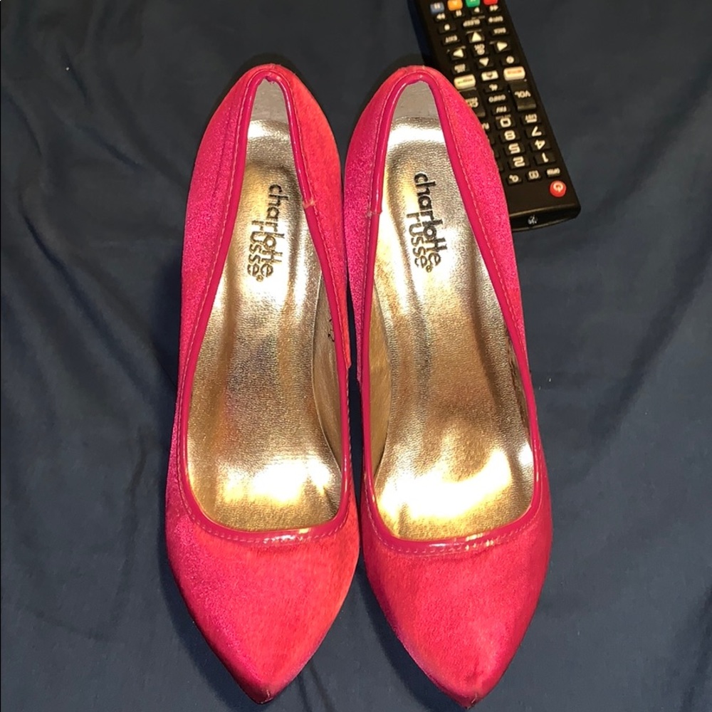 Cute pink heels for great price !